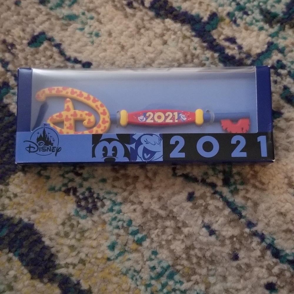 Disney Mickey 2021 collectible key